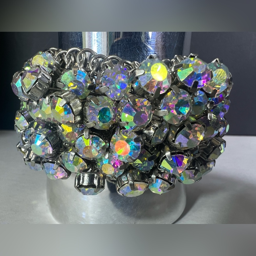 Stunning Iridescent Rhinestone Bauble Bracelet with Silver Hardware – Brand New - Picture 4 of 9